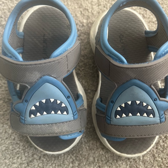 Shark-Themed Kids Sandals and Flip-Flops Set - Picture 6 of 6